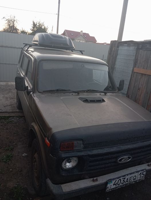 Продам ниву пяти дверку