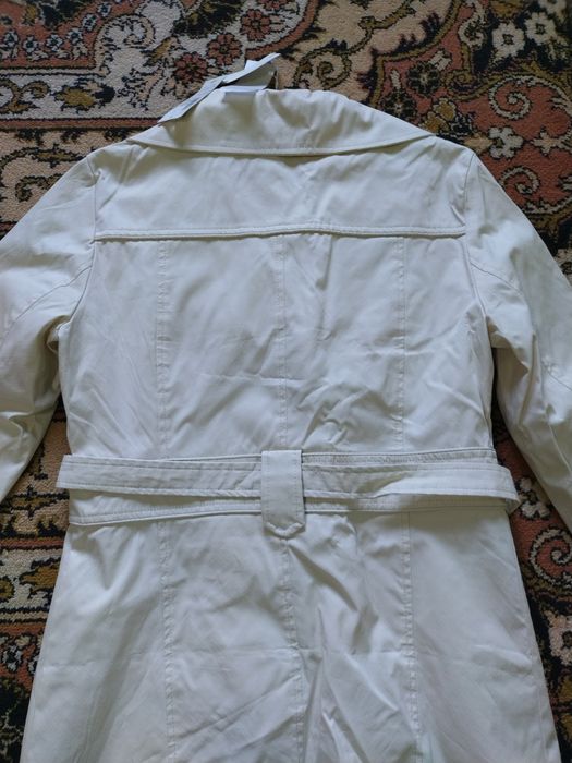 M. Nou. Trench (geacă)