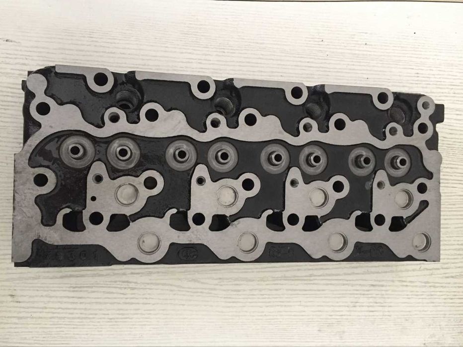 Chiulasa motor Kubota V2203A - PIese pentru motor