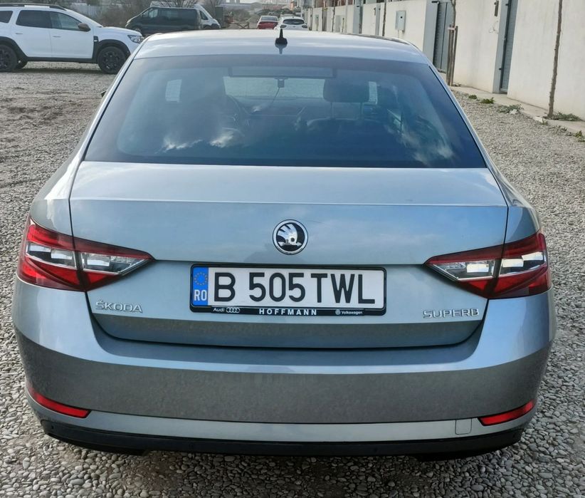 Škoda Superb 2015 diesel, 13.907 € — imagine 5
