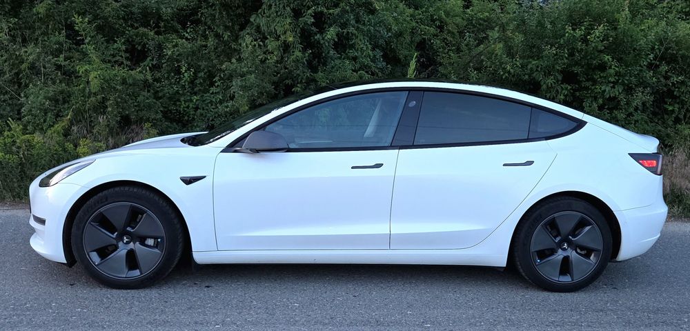 Tesla /Model 3/2021