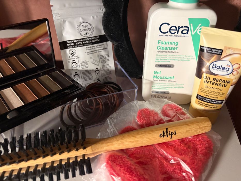 Козметичен комплект