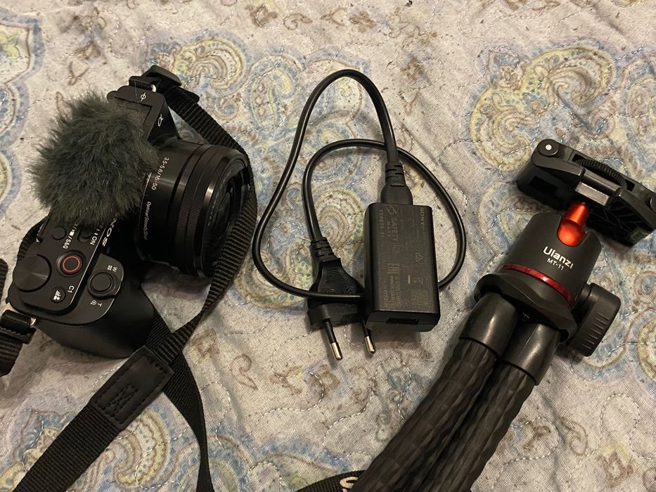 Камера Sony ZV-E10 16-50 kit len 64gb