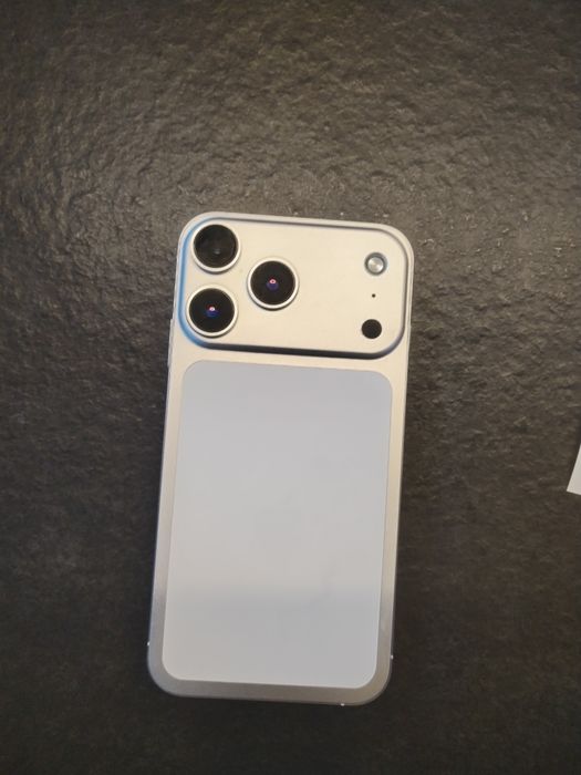 Айфон 11 в корпусе 17про/телефон