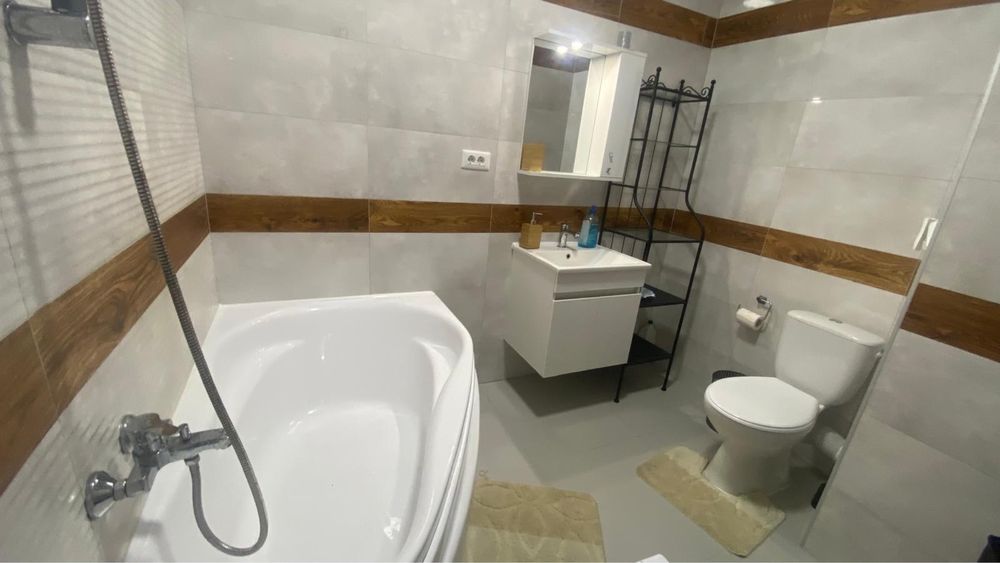 Inchiriez apartament 2 camere langa statie autobuz