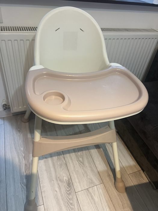 Vand scaun de masa pentru copil