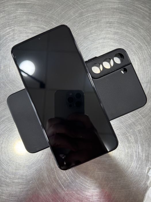 Samsung s 22 plus 8/256