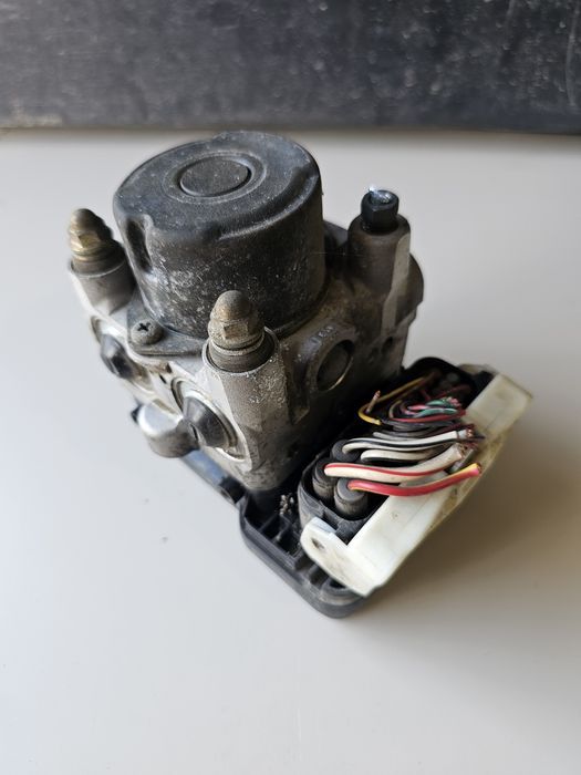 pompa abs toyota rav4 2000-2006 xa20