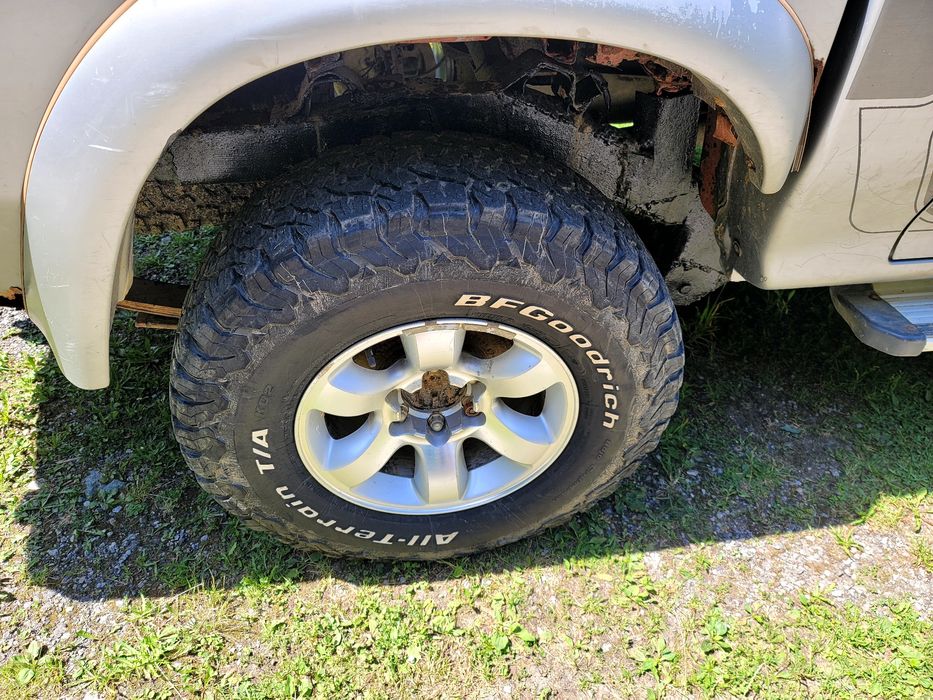 Vând sau dezmembrez Mitsubishi l200