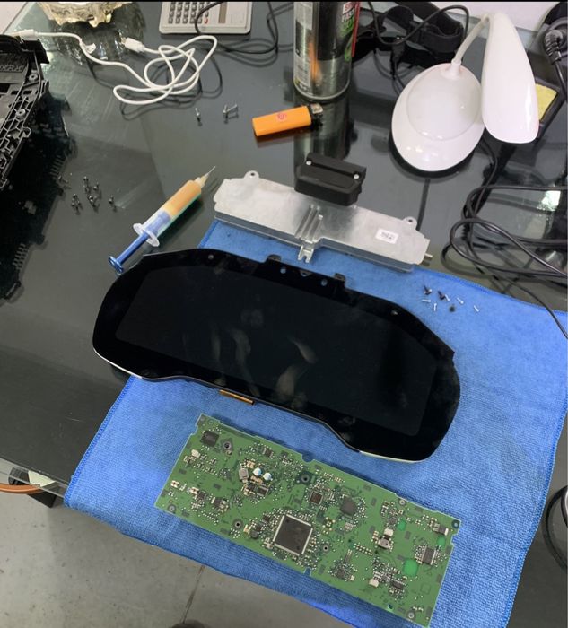 Reparatie calculatoare motor, airbag, confort, ceasuri de bort, BSI
