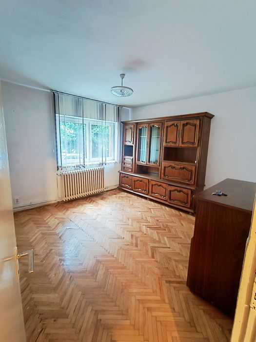 Garsoniera , apartament cu o cameră parter cartierul Gării