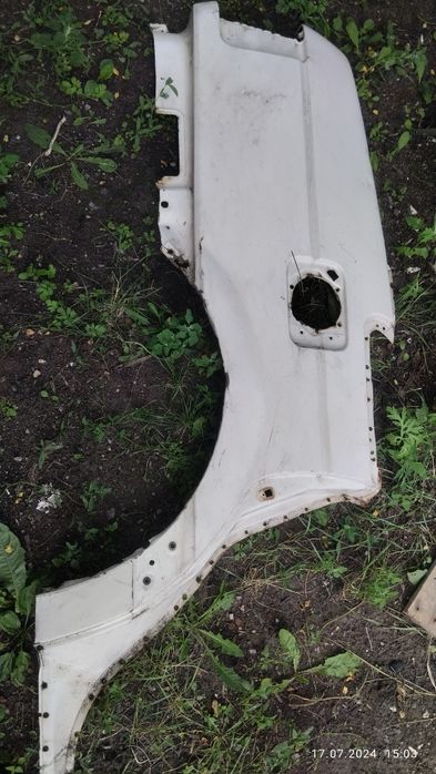 Заднее крыло пасат б3 продам