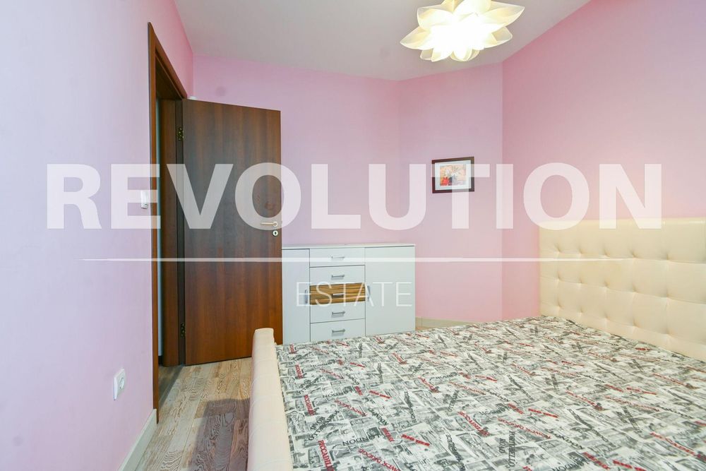 Продава се Тристаен апартамент в София, Хаджи Димитър - 95 кв.м за 1933 €/кв.м - Снимка #1