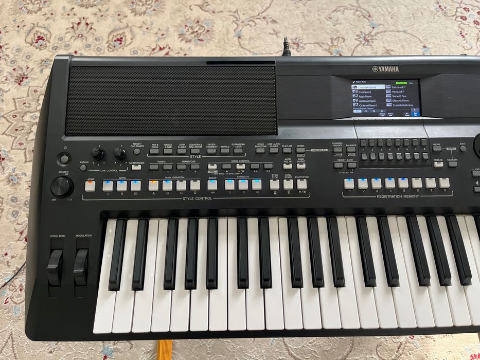 Yamaha PSR sx 600