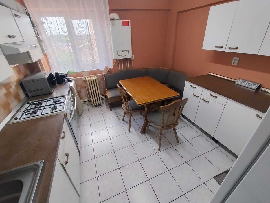 Apartament 4 camere decomandate · Etaj 3/8 · 84 mp