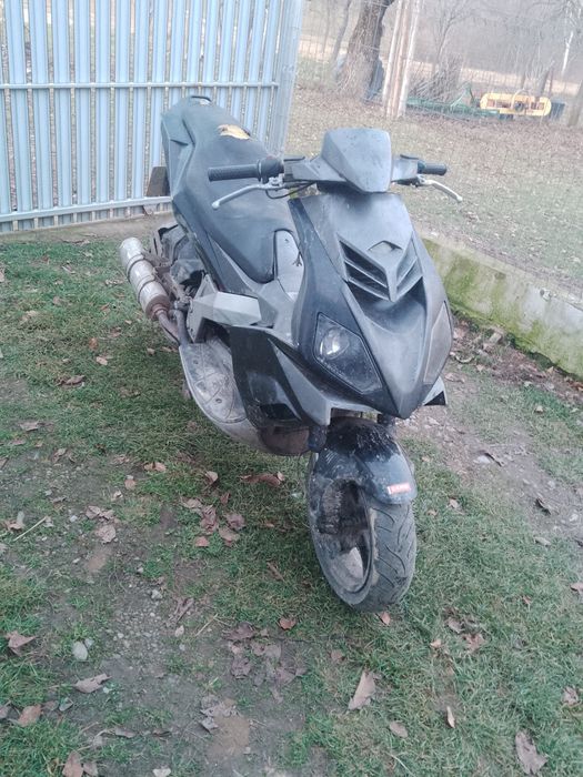 Scuter Aprilia Derbi  de 250