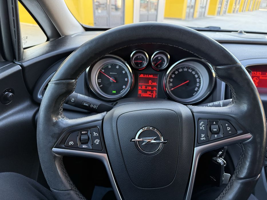 Vand opel astra j din 2014 1.7 cdti