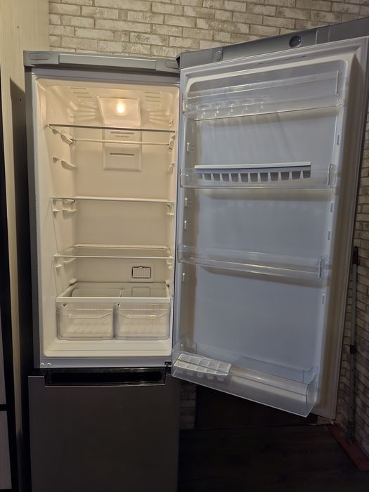 Холодильник Indesit No Frost