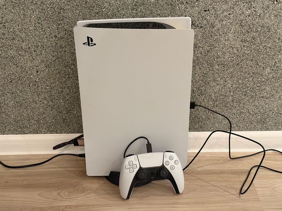 Продавам PlayStation 5 Disc Edition