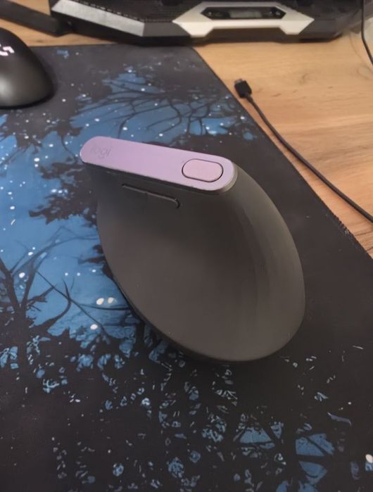Эргономичная вертикальная мышь Logitech MX Vertical