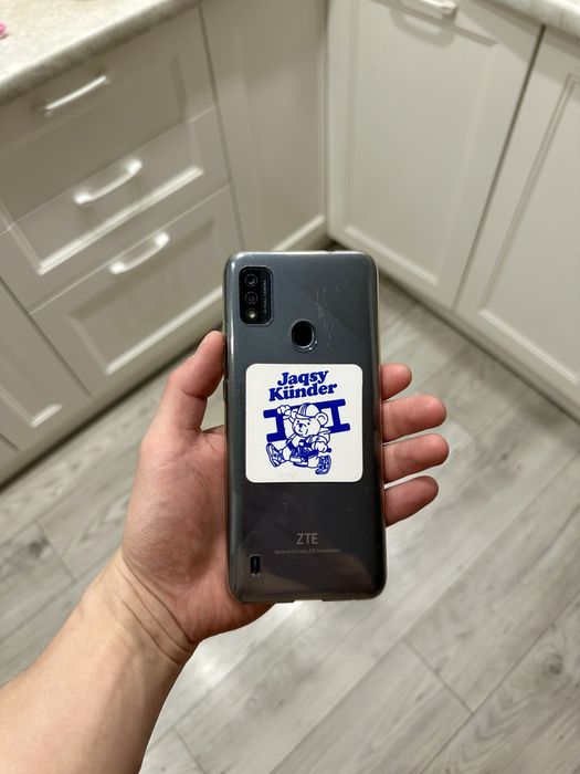 ZTE Blade A51 (iPhone, Samsung)