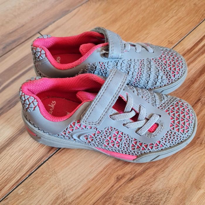 Adidasi Clarks unisex gri 24 , lavabili in masina spalat la 30 grade