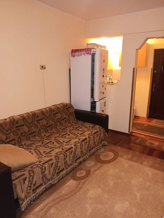 Vand garsoniera renovata