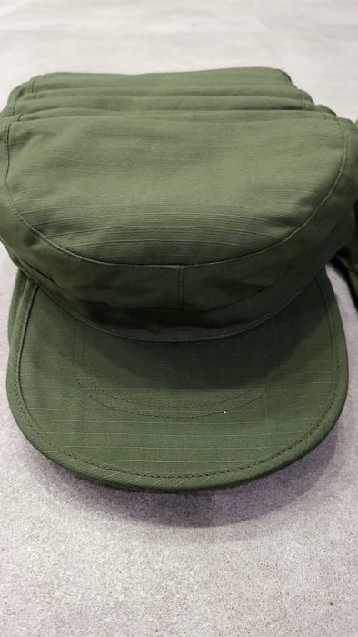 Lot articole de pescuit si vanatoare, militare, Sepci, genti