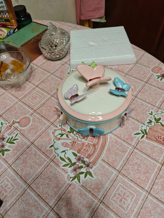 Конфетница с бабочками 15см