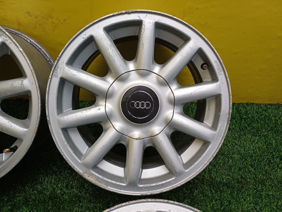 Диски R15 4x108 ромашки на Audi.