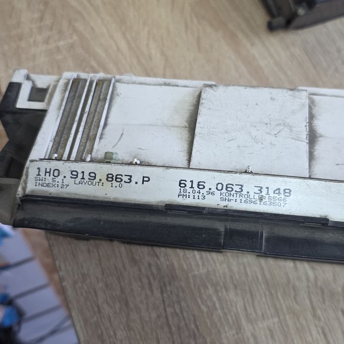 Щиток приборов Гольф 3