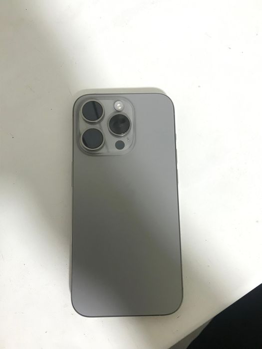 Продам iphone 15pro 256
