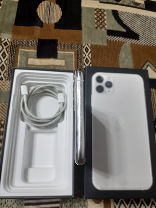 Продам iPhone 11 Pro Max