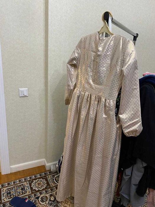 Платье блестящее