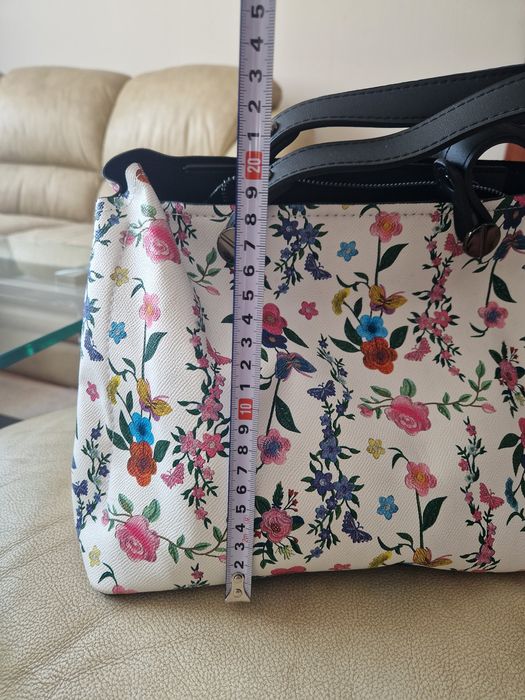 Дамска чанта с дълга и къса дръжка