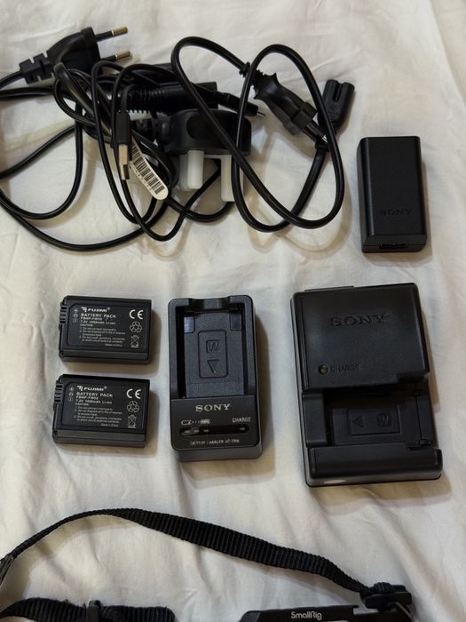 Продаю Sony ZV-E10
