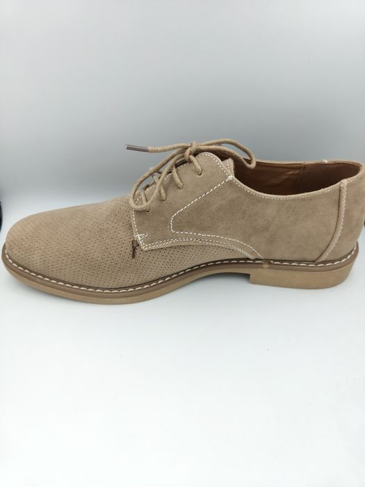 Vând pantofi de vară pentru bărbați