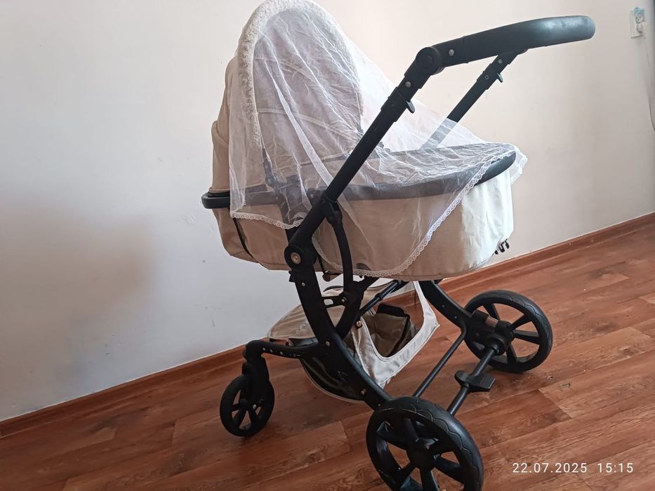 Срочно продаётся коляска 15 тыс