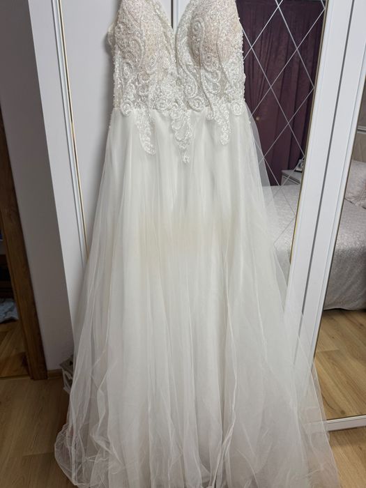Сватбена рокля с воал