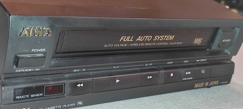 video player AIWA model hv - e 101dip - cititi anuntul