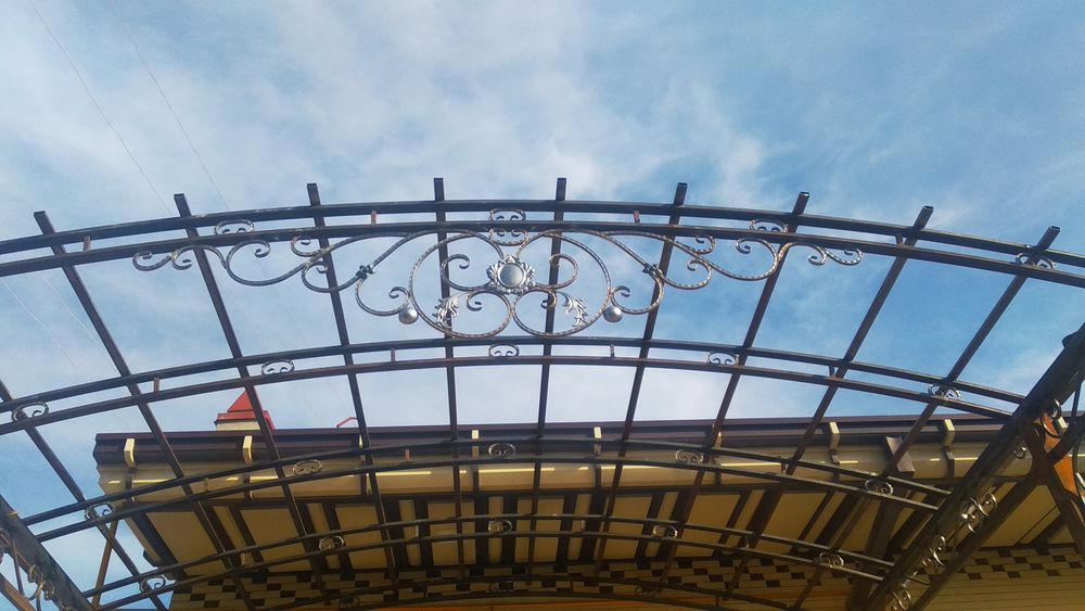 Сварщик: Навес, Ферма, Газ ўтказиш, Решётка, Установка, покраска.