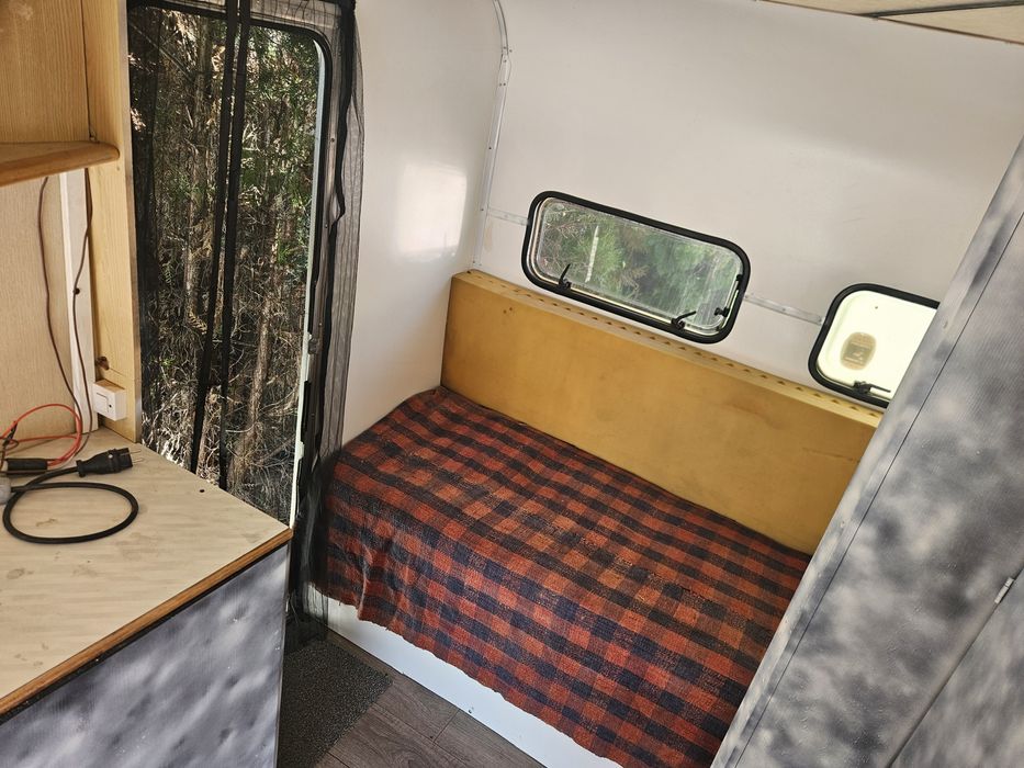 Rulota caravana inmatricilata RO Gata de pescuit are 645 kg