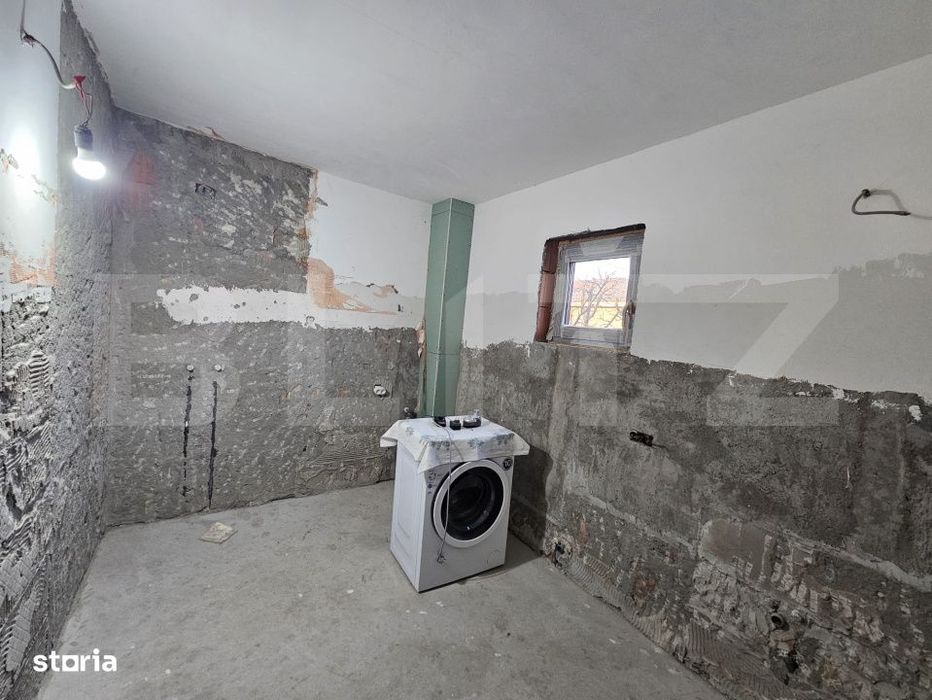 Casa la rosu, P+M, 120 mpu, teren 800 mp, zona Simnicu de sus
