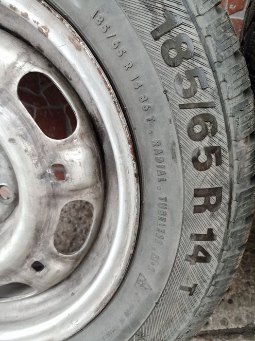 Продавам джанти с зимни гуми за Голф - Пасат 2и 3