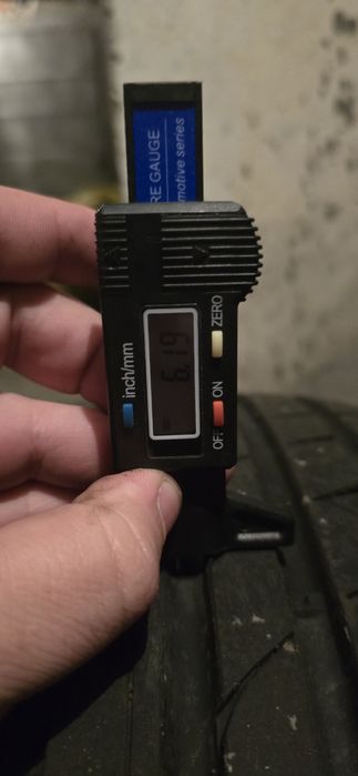 2бр автомобилни гуми 215/55/17