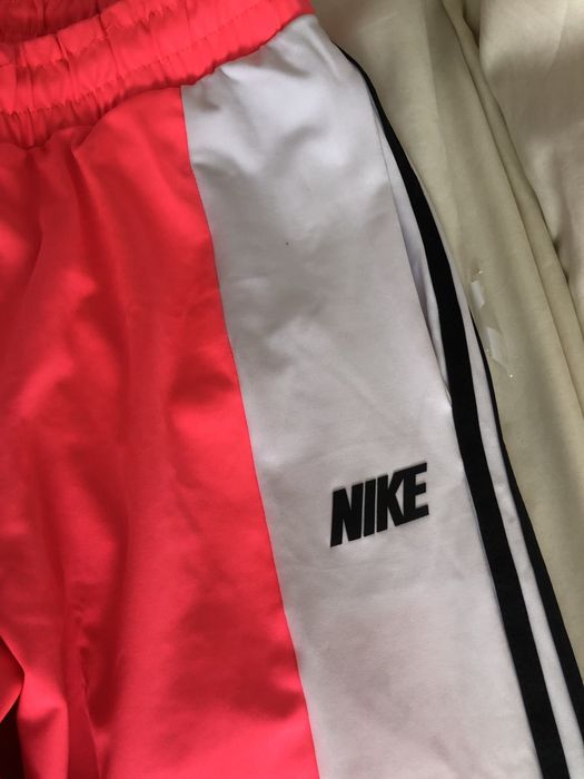 Продавам  анцунг NIKE