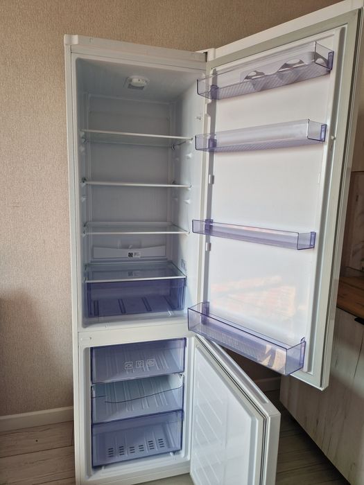 Продам холодильник Beko