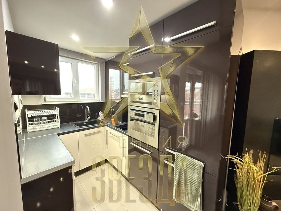 Обзаведен 3-стаен с опция за Гараж - до пешеходния мост, супер цена!