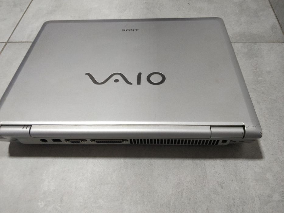Laptop retro Sony Vaio funcțional