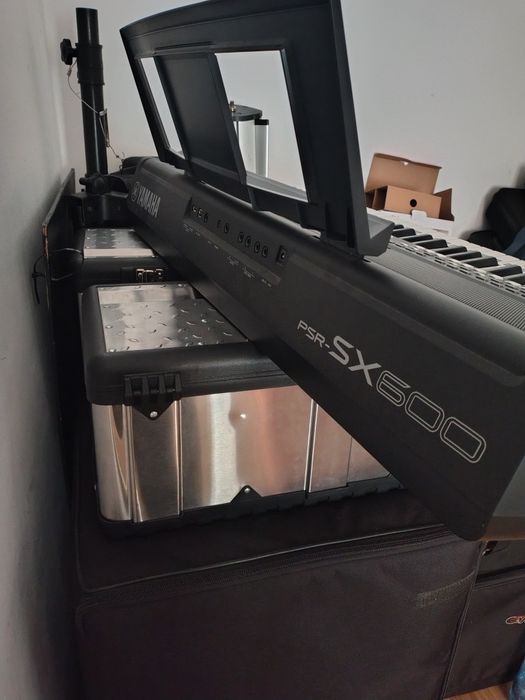 Orga Yamaha psr-sx600 noua